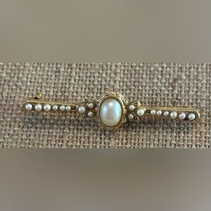 Vintage Gold Tone Bar Brooch Faux Pearls